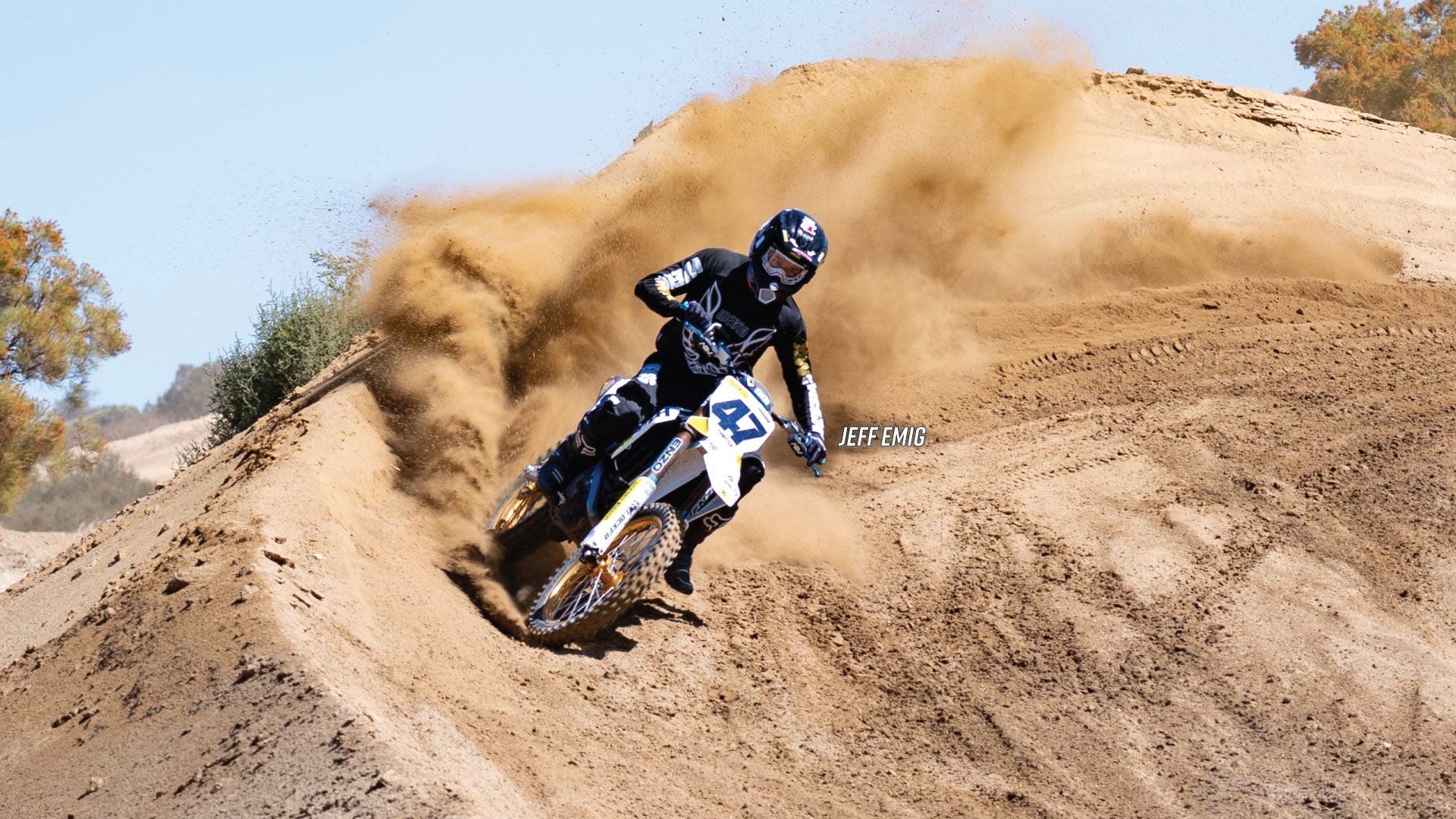 Jeff Emig trusts the Slacker digital suspension tuner to check his sag before every ride.