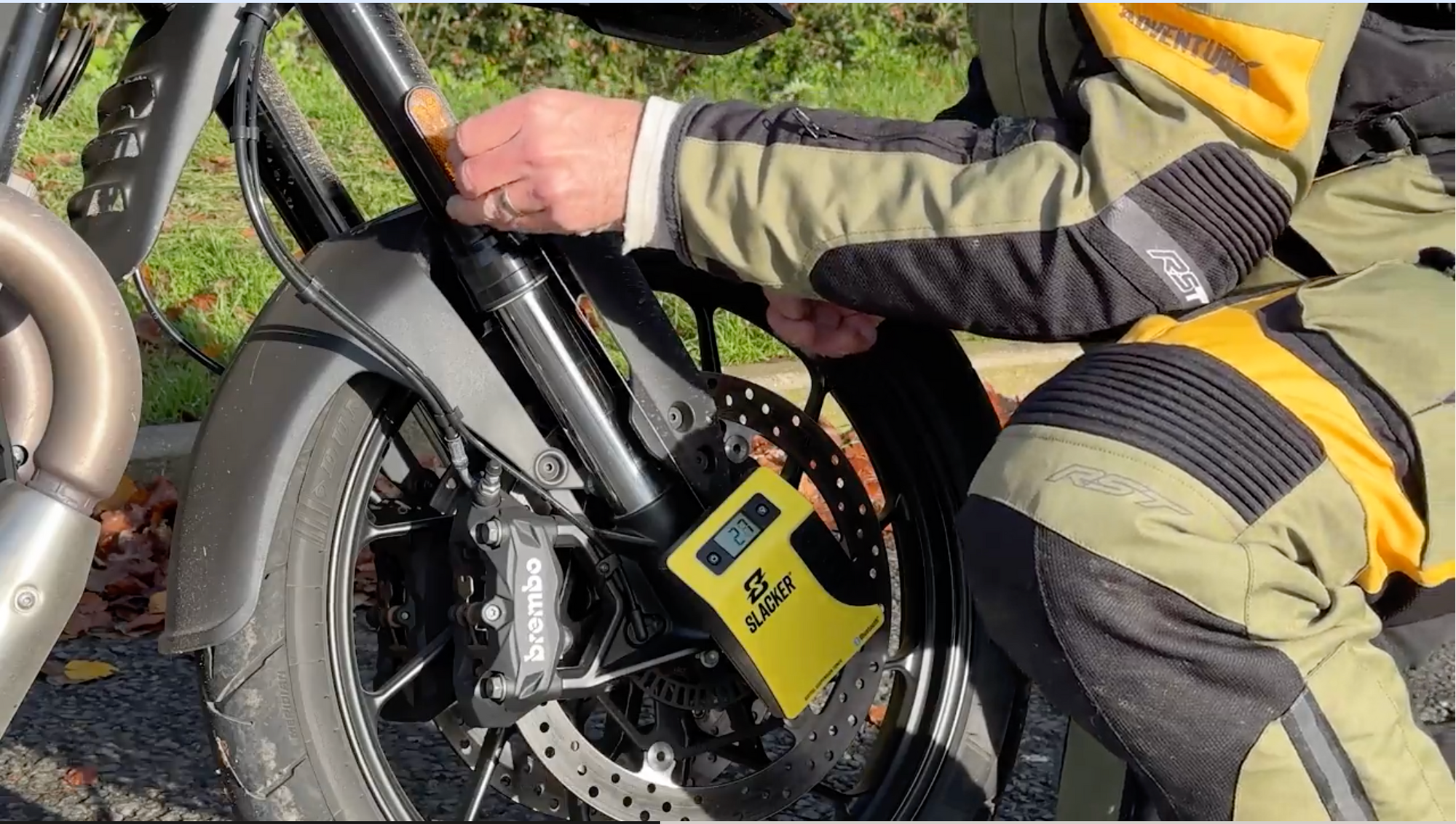 Getting street bike suspension setup properly with the Slacker digital suspension tuner.