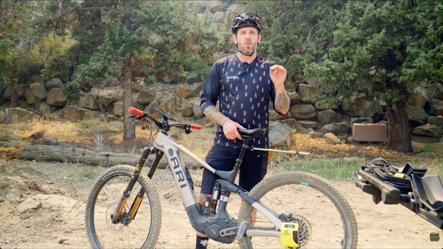 The loam wolf recommends the Slackler digital sag scale to fellow MTB riders looking for better suspension setup.